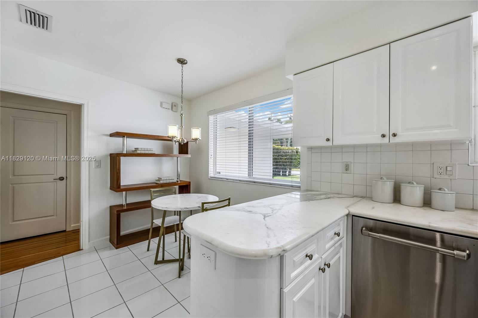 8811 Hawthorne Ave, Surfside, Florida image 23