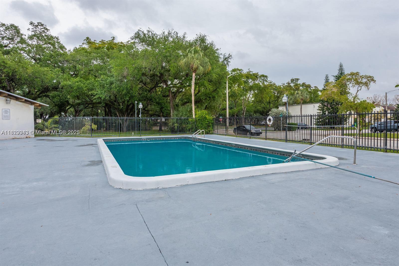3321 Simms St #13C, Hollywood, Florida image 3