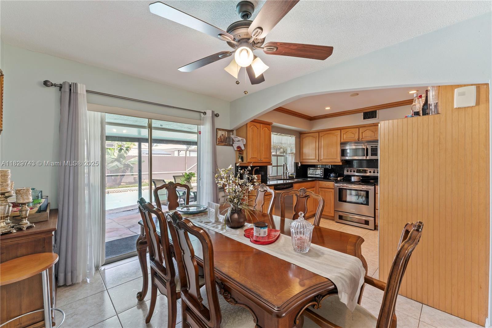 2341 Riviera Dr, Miramar, Florida image 15