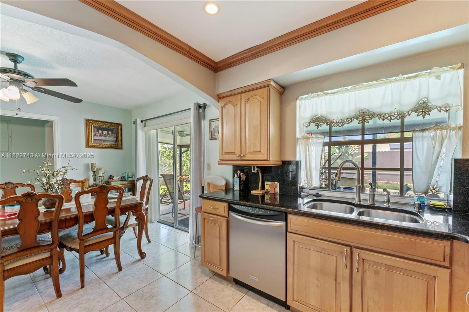 2341 Riviera Dr, Miramar, Florida image 9