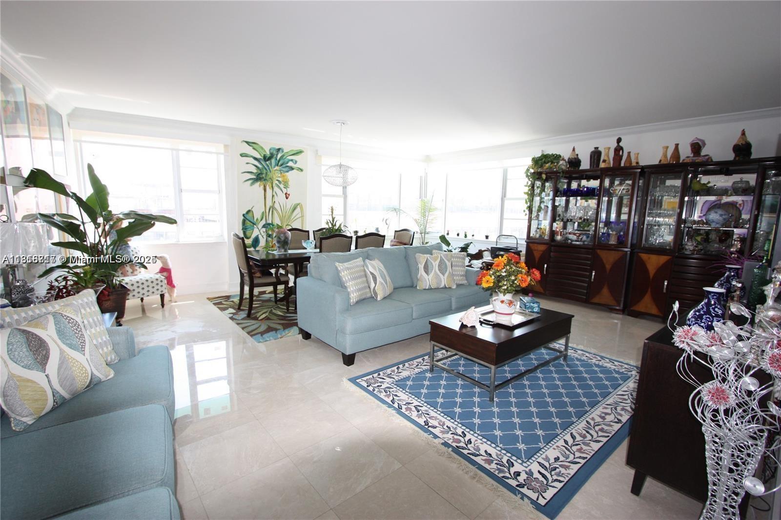 Residential, Miami Beach, Florida image 2
