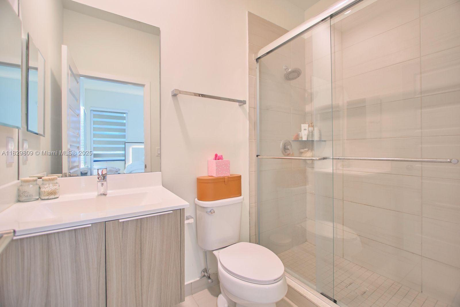 10218 NW 76th Ter, Doral, Florida image 13