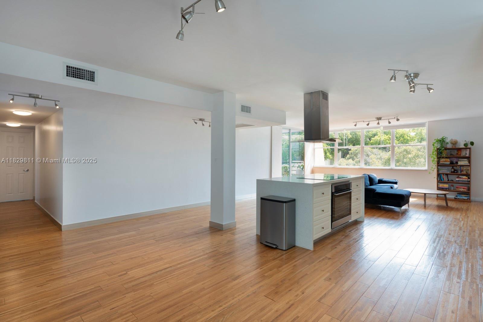 20200 Country Club Dr Unit P H24, Aventura, Florida 33180