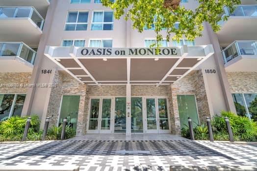 1850 Monroe #406, Hollywood, Florida image 2