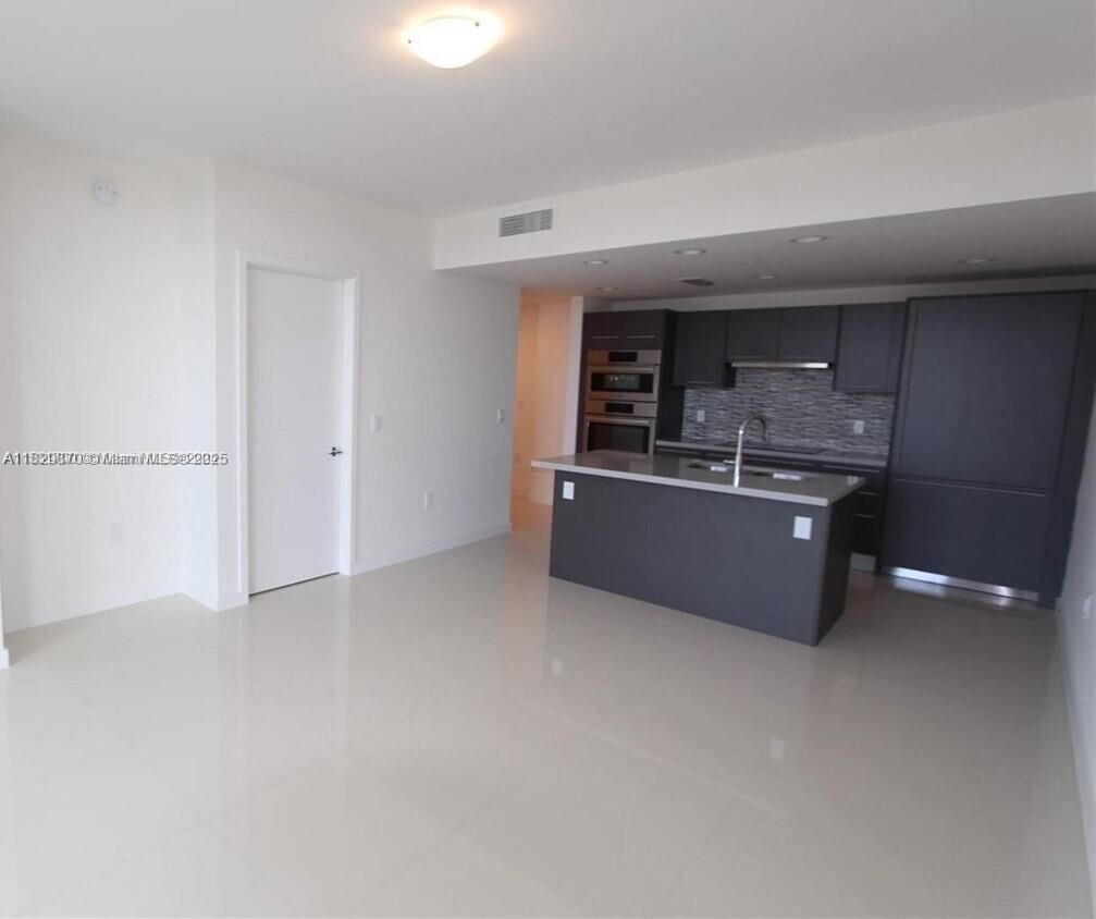 Residential, Doral, Florida image 4