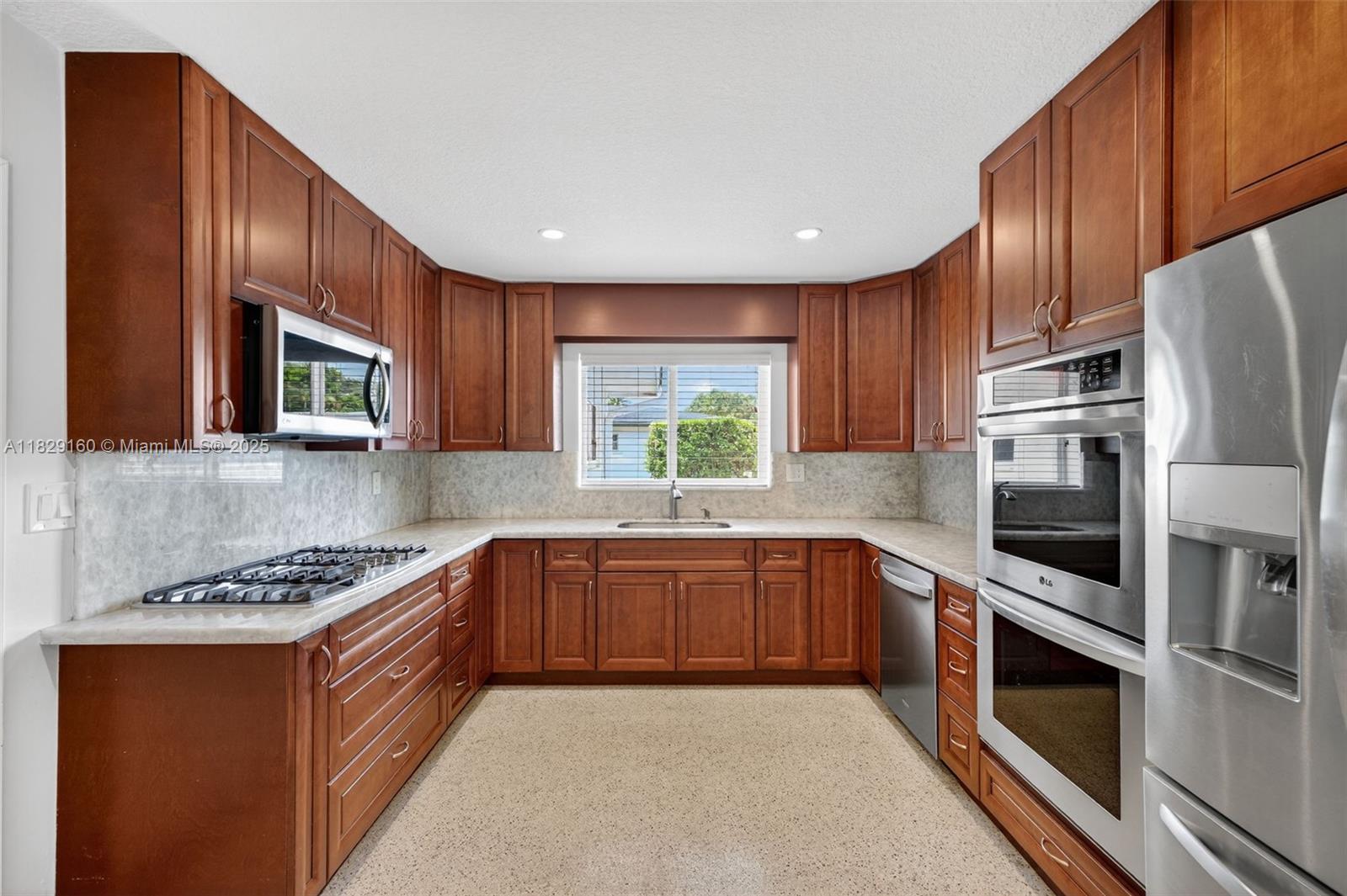 6201 SW 3rd St, Plantation, Florida image 3