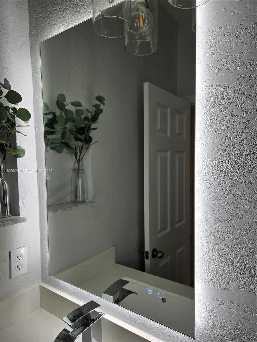 8216 W Santa Monica Ave, Tamarac, Florida image 17