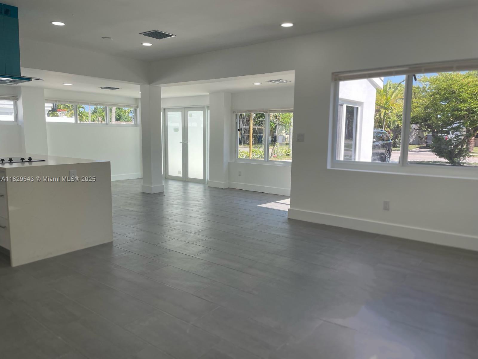 1401 NE 178th St, North Miami Beach, Florida image 2