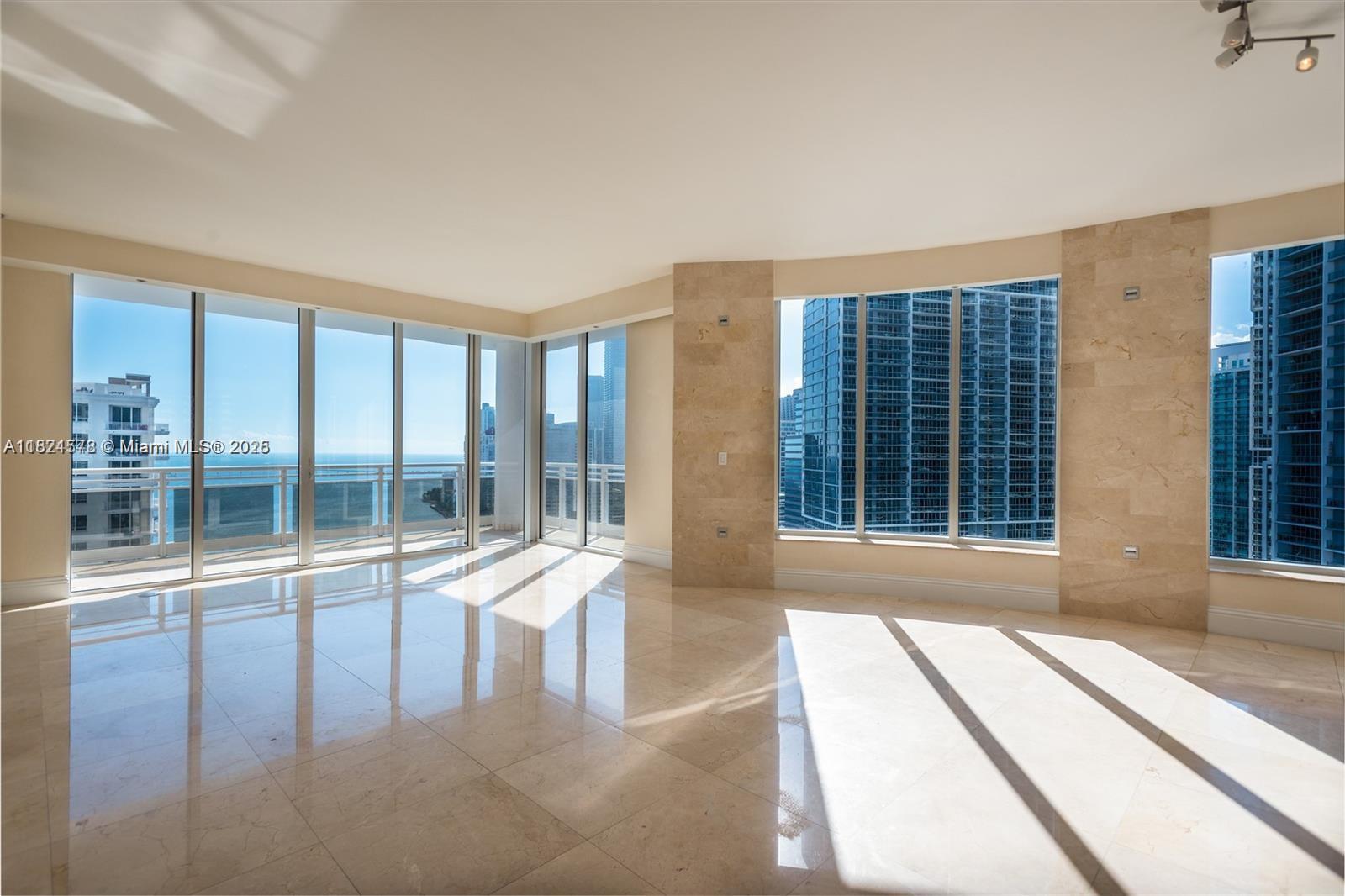 Apartamento para Alugar em Miami, FL