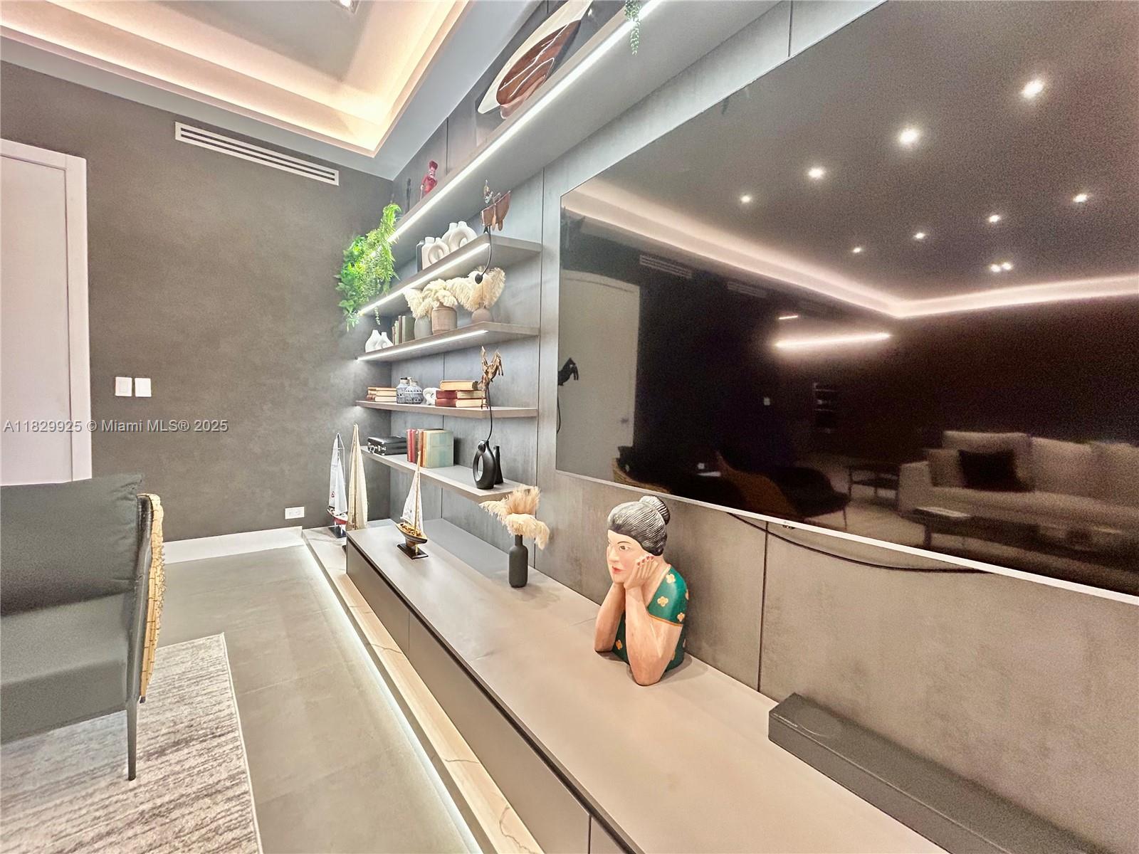 2301 Collins Ave #1634/1635, Miami Beach, Florida image 7