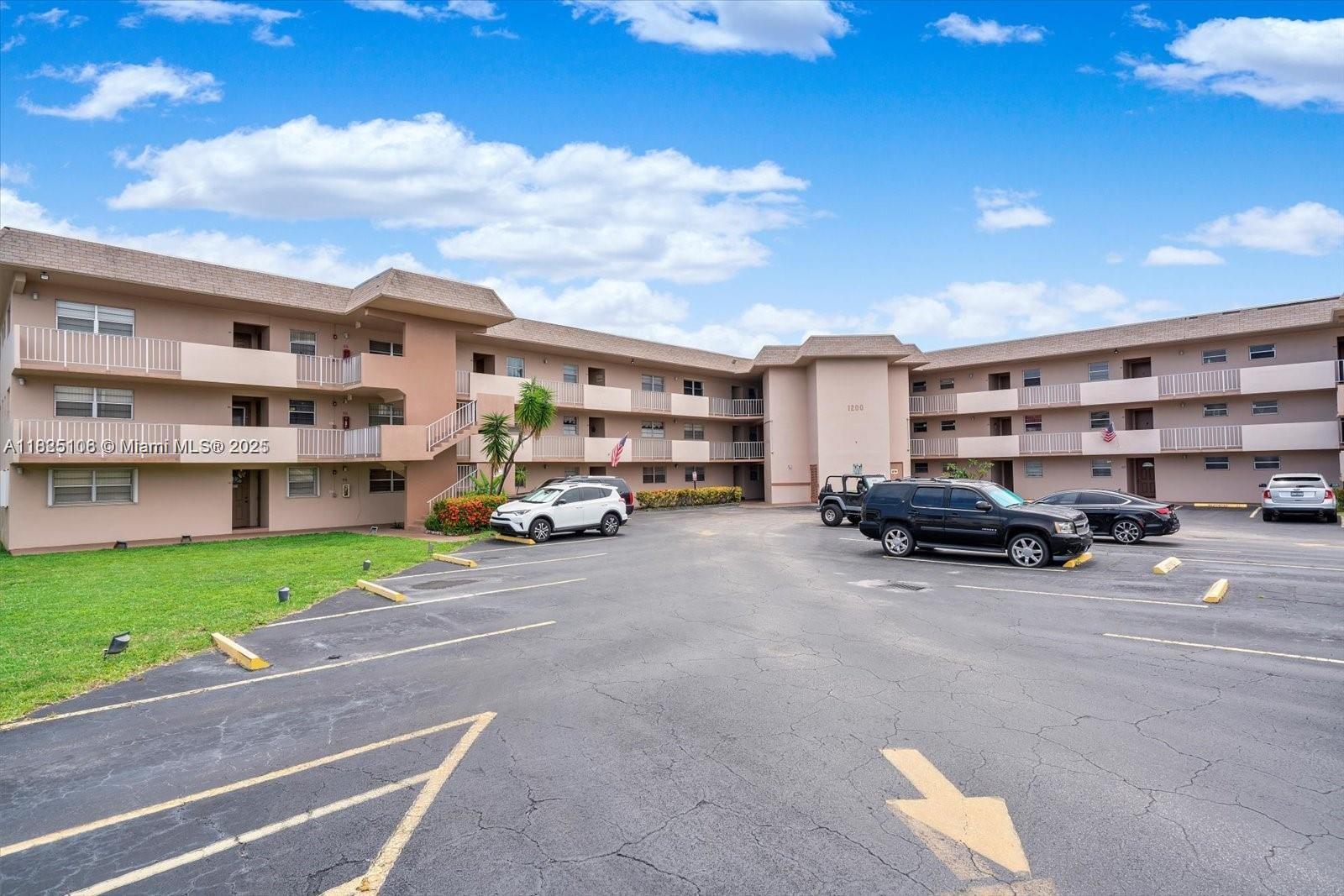 1200 Tallwood Ave #109, Hollywood, Florida image 12