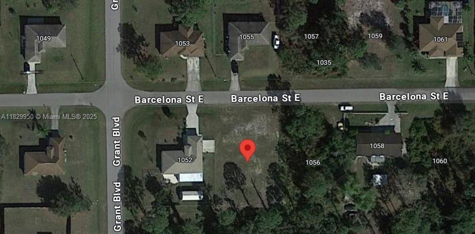 1054 Barcelona St E, Lehigh Acres, Florida image 2