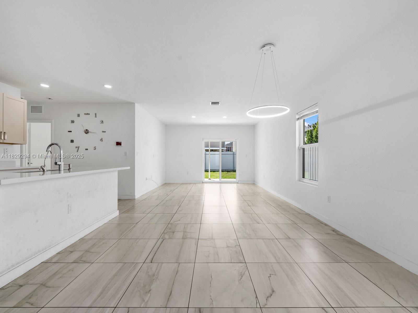 619 NE 5th St, Florida City, Florida image 7