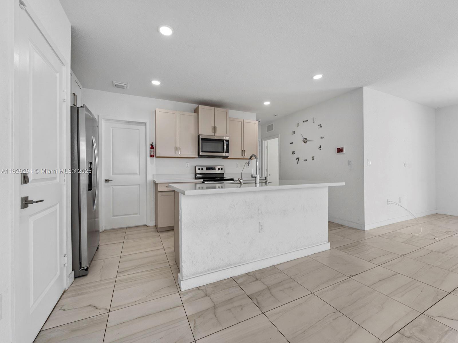 619 NE 5th St, Florida City, Florida image 9