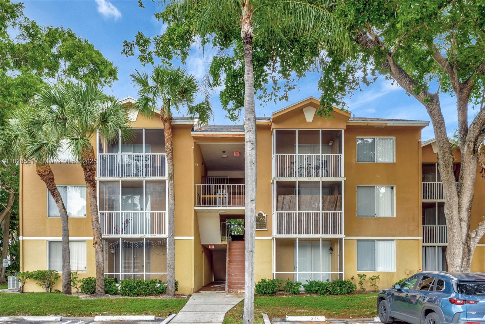 4055 W Mcnab Rd #H103, Pompano Beach, Florida image 1