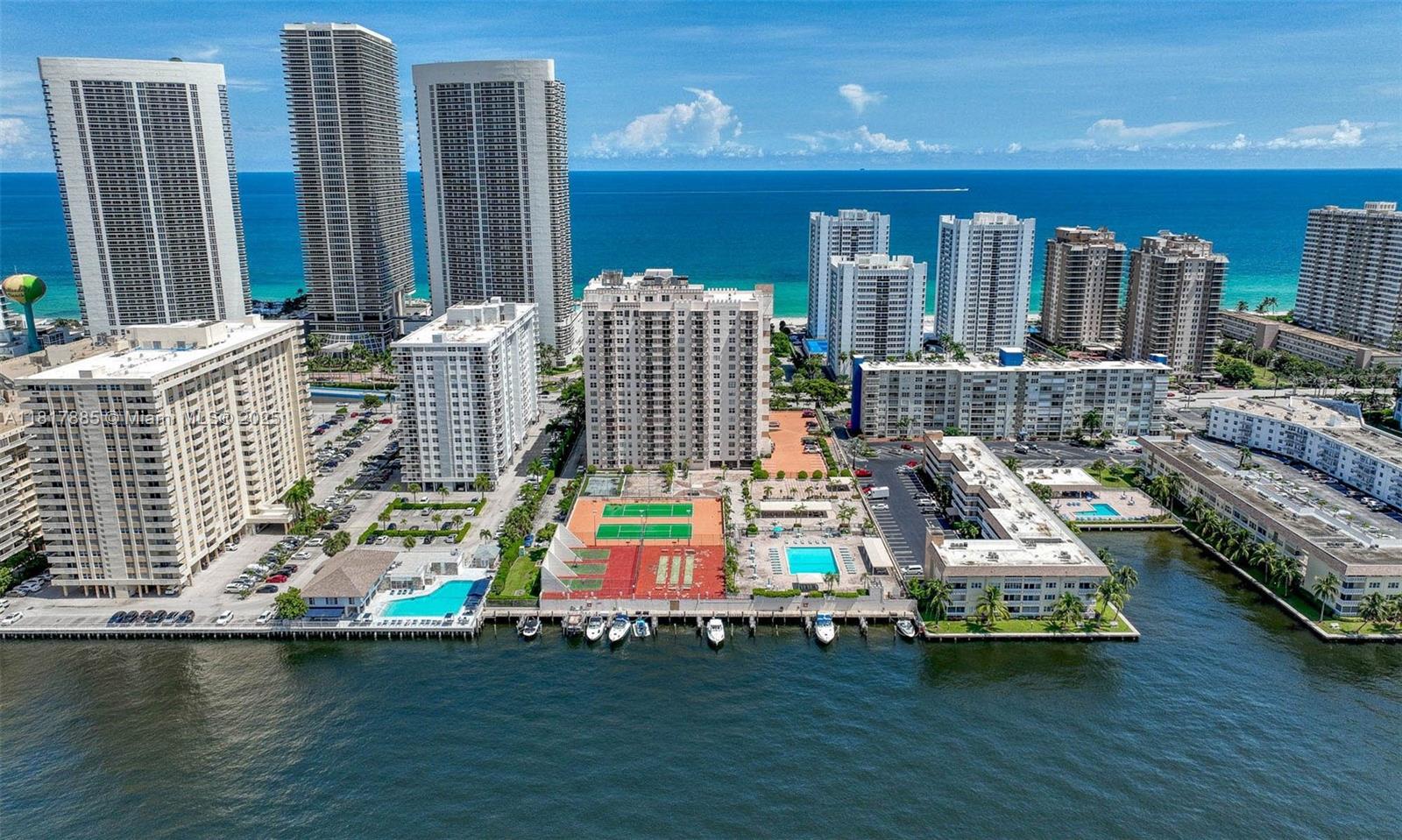 Residential, Hallandale Beach, Florida image 2