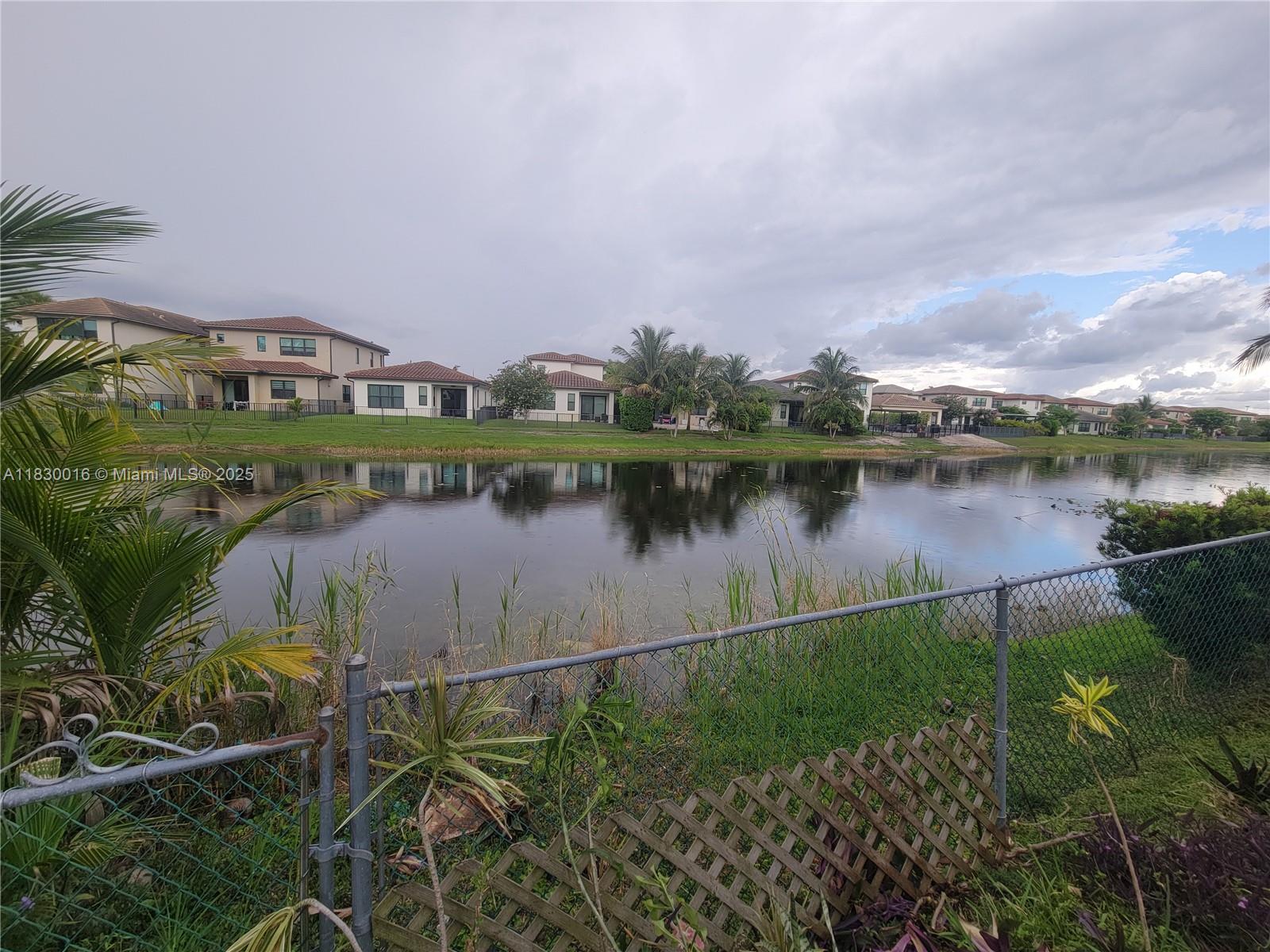810 SW 113th Ter, Pembroke Pines, Florida image 14