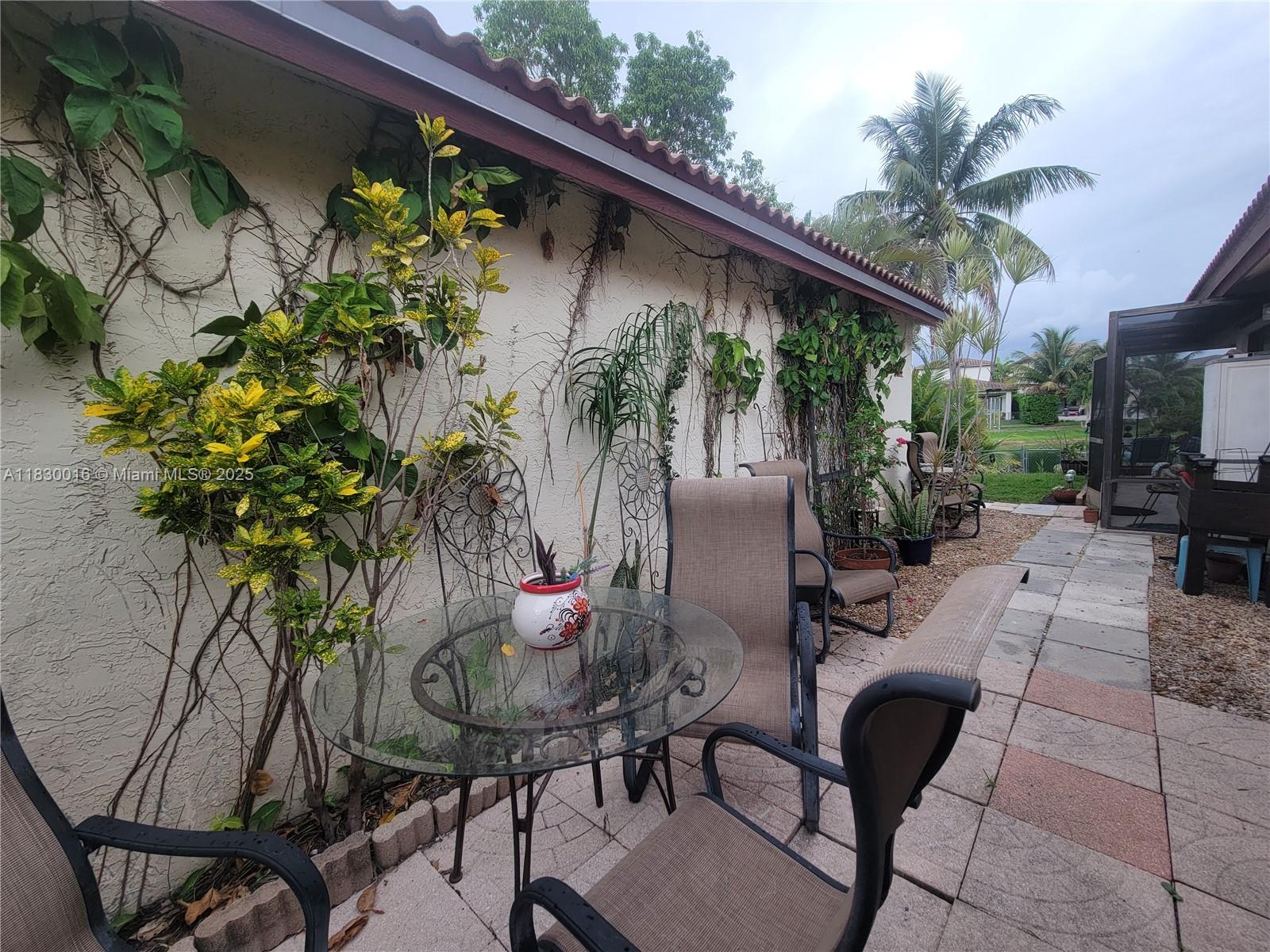 810 SW 113th Ter, Pembroke Pines, Florida image 16