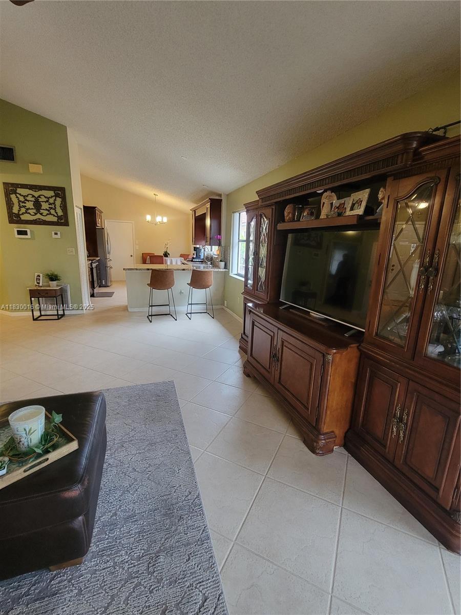 810 SW 113th Ter, Pembroke Pines, Florida image 27