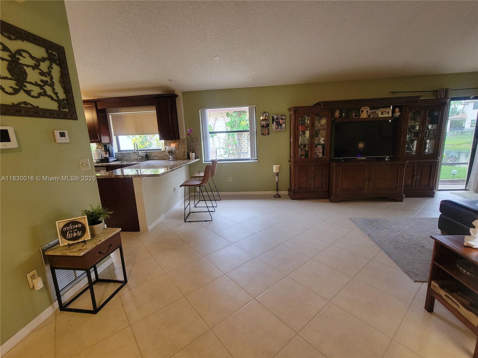 810 SW 113th Ter, Pembroke Pines, Florida image 4