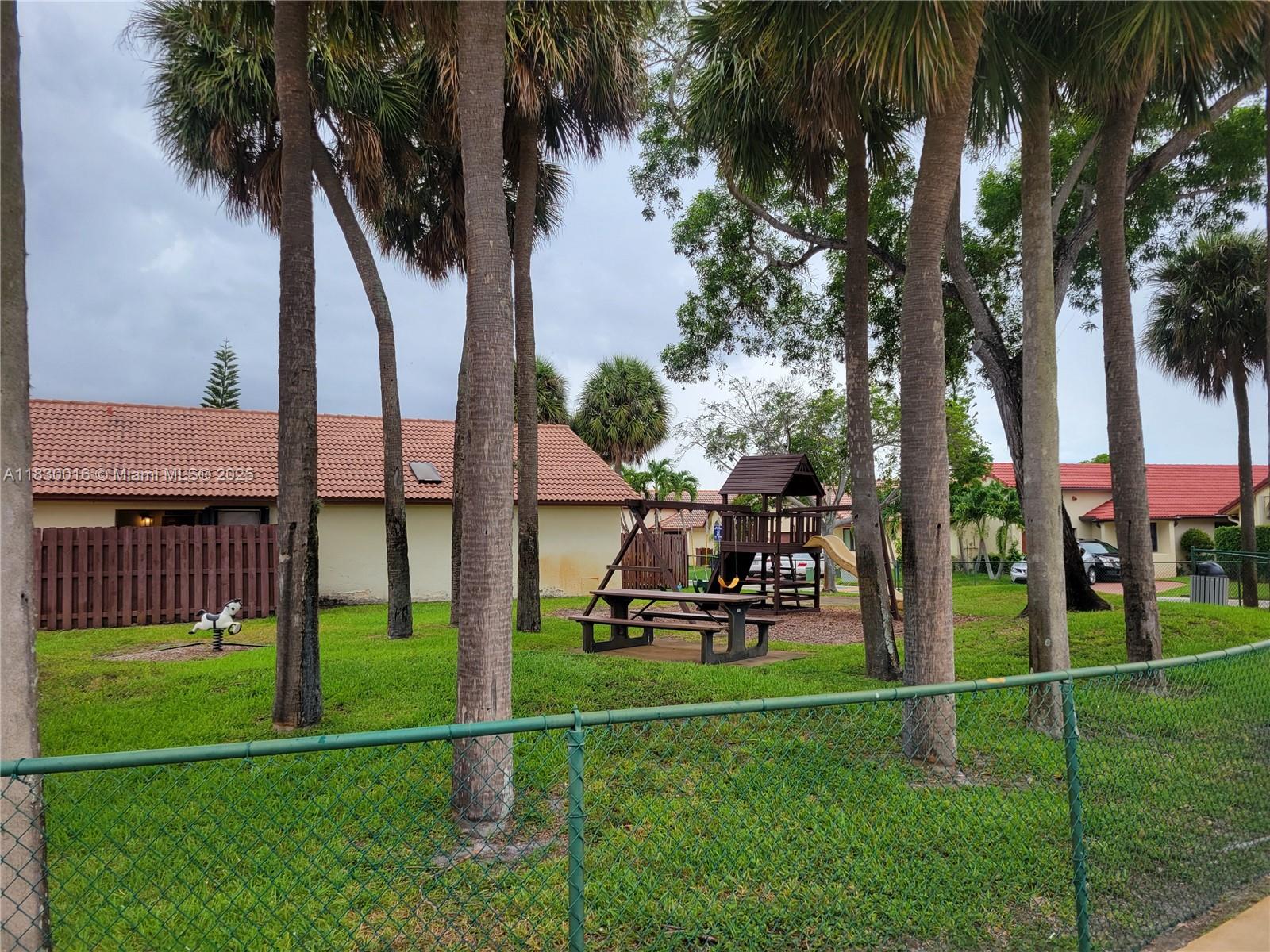 810 SW 113th Ter, Pembroke Pines, Florida image 41