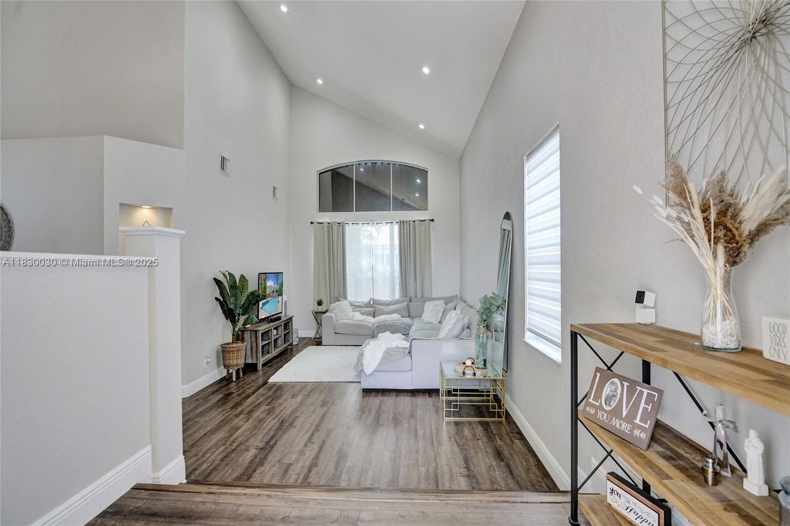 5347 SW 32nd Ter, Hollywood, Florida image 10