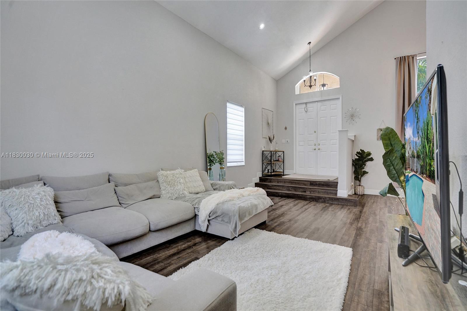 5347 SW 32nd Ter, Hollywood, Florida image 14