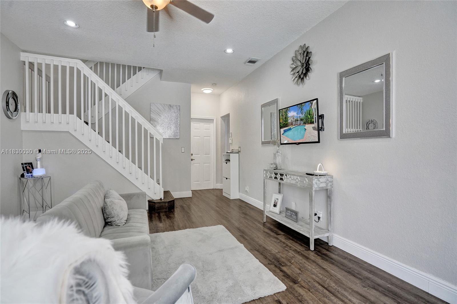 5347 SW 32nd Ter, Hollywood, Florida image 21