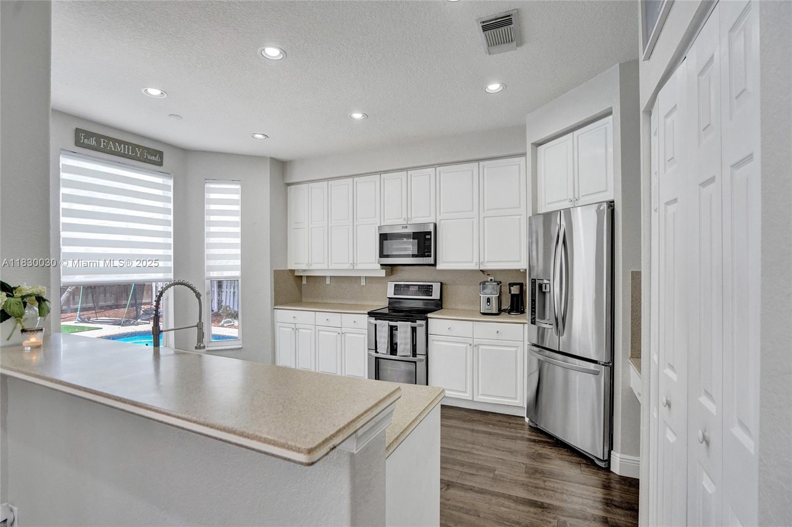 5347 SW 32nd Ter, Hollywood, Florida image 27