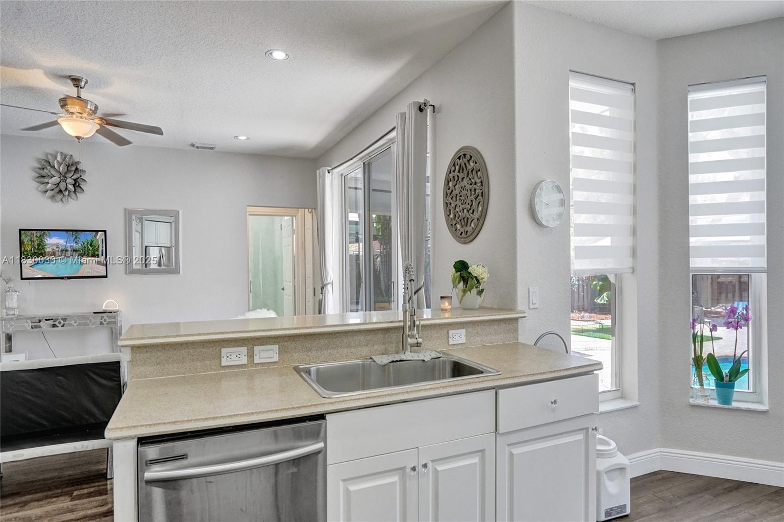 5347 SW 32nd Ter, Hollywood, Florida image 29