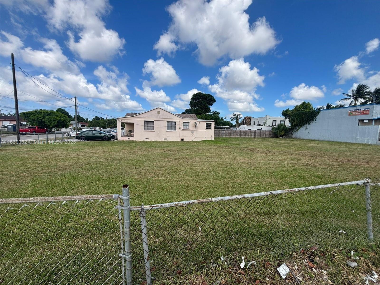 3186 NW 33rd St, Miami, Florida image 2