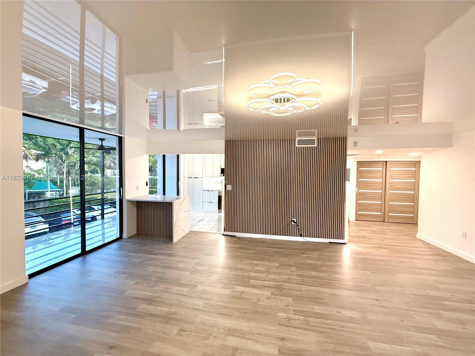 671 NE 195th St #220E, Miami, Florida image 1