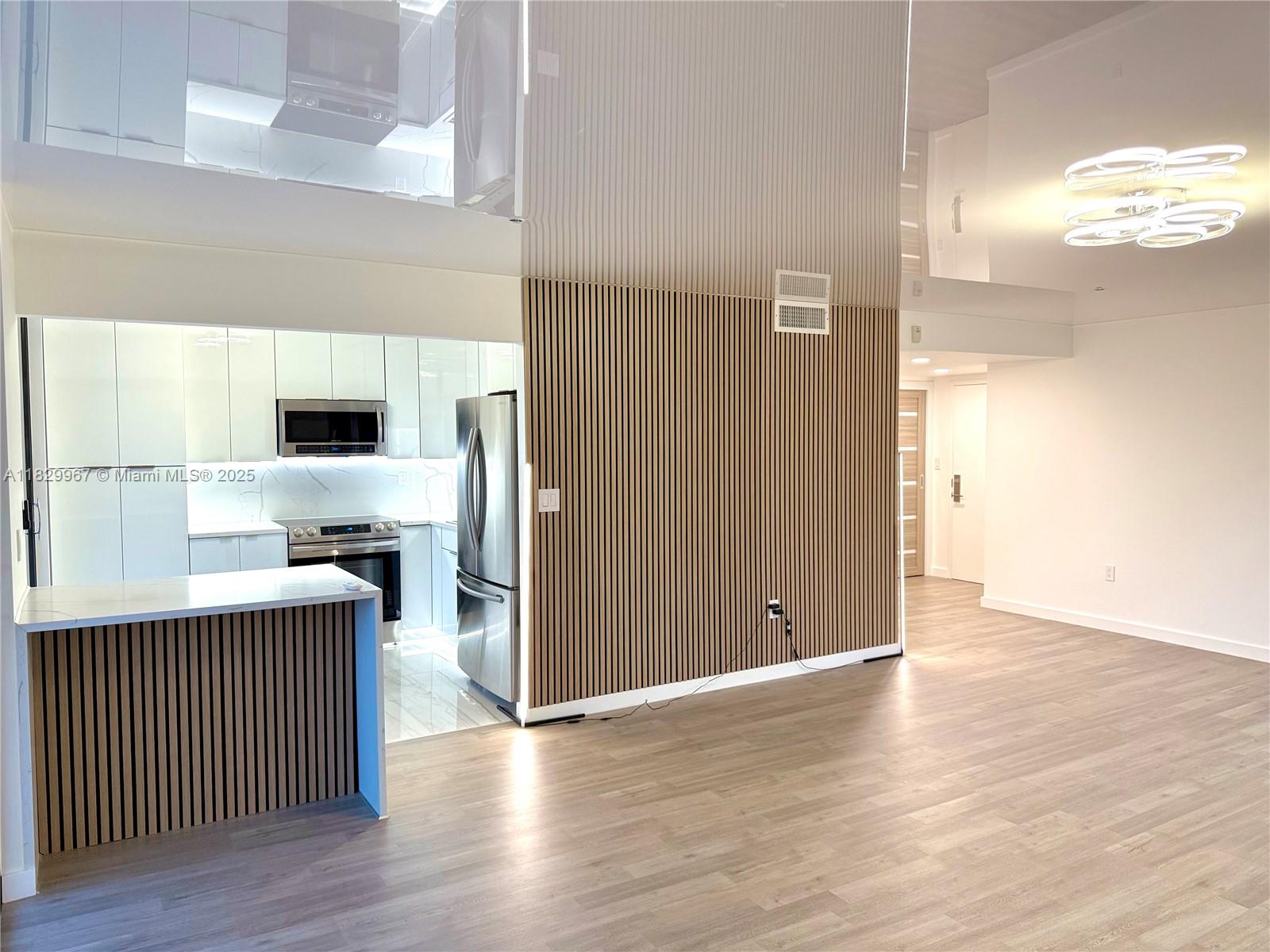671 NE 195th St #220E, Miami, Florida image 2
