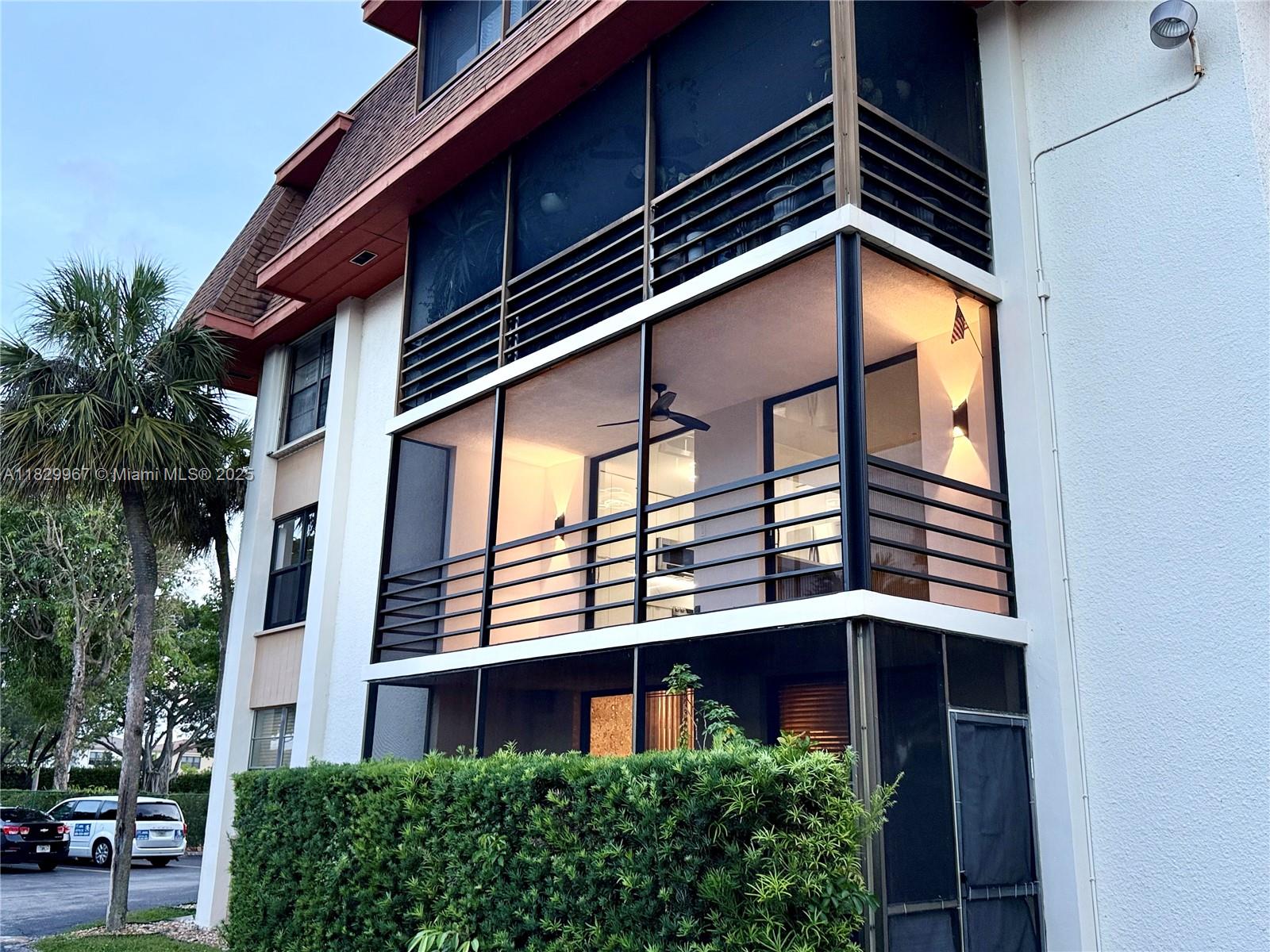 671 NE 195th St #220E, Miami, Florida image 31