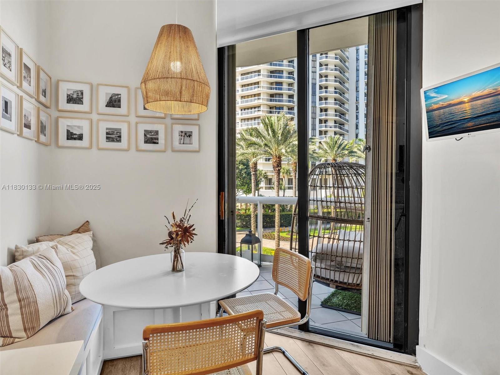 20191 E Country Club Dr #311, Aventura, Florida image 8