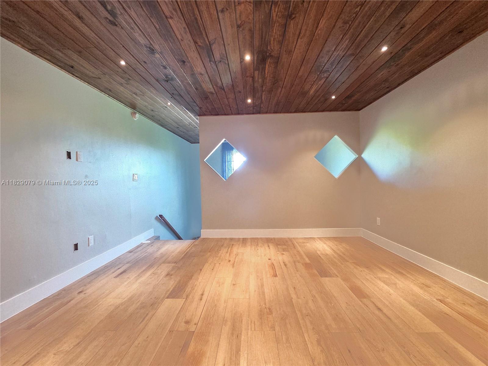 Property photo # 7