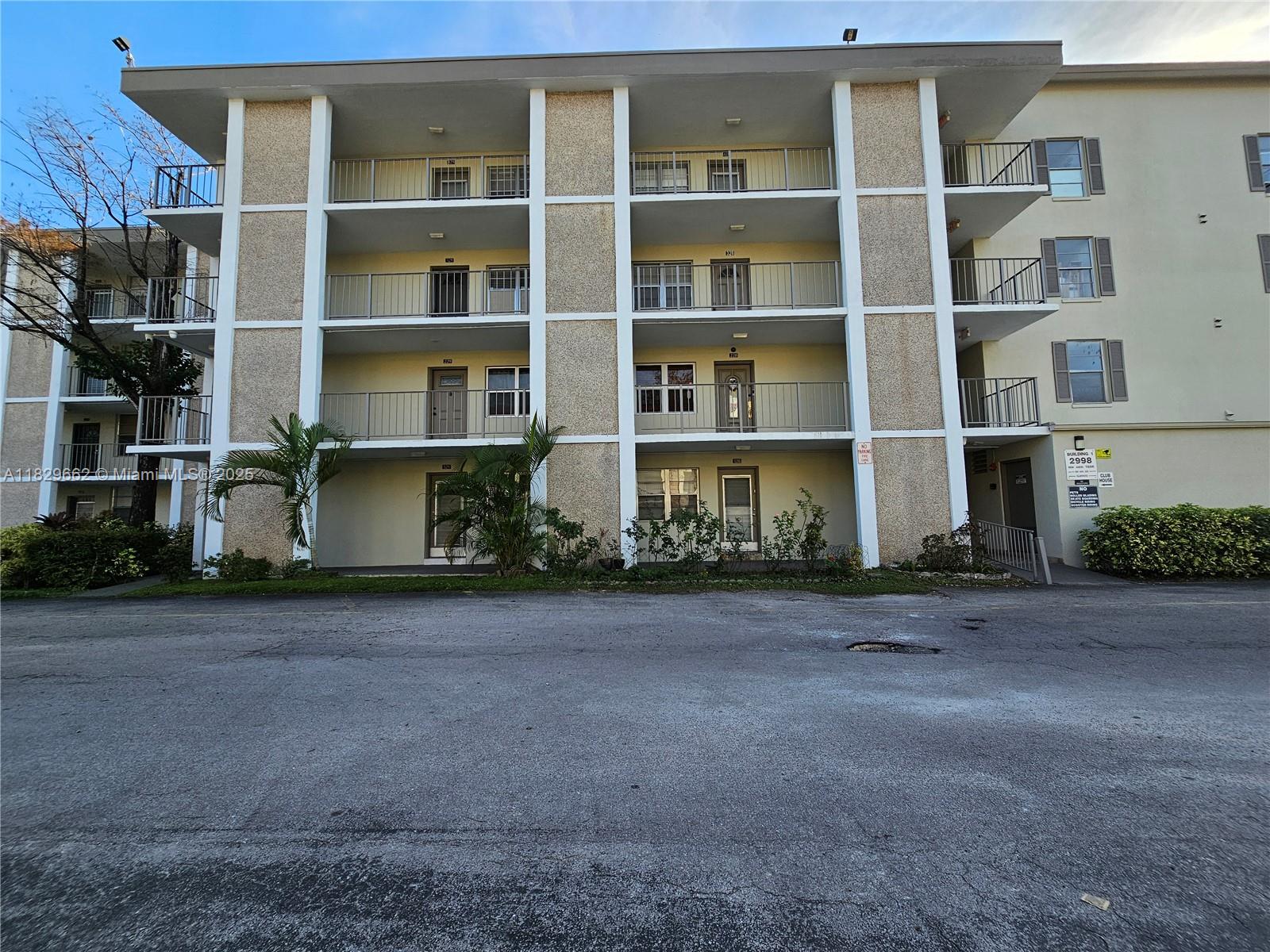 2998 NW 48th Ter #129, Lauderdale Lakes, Florida image 2