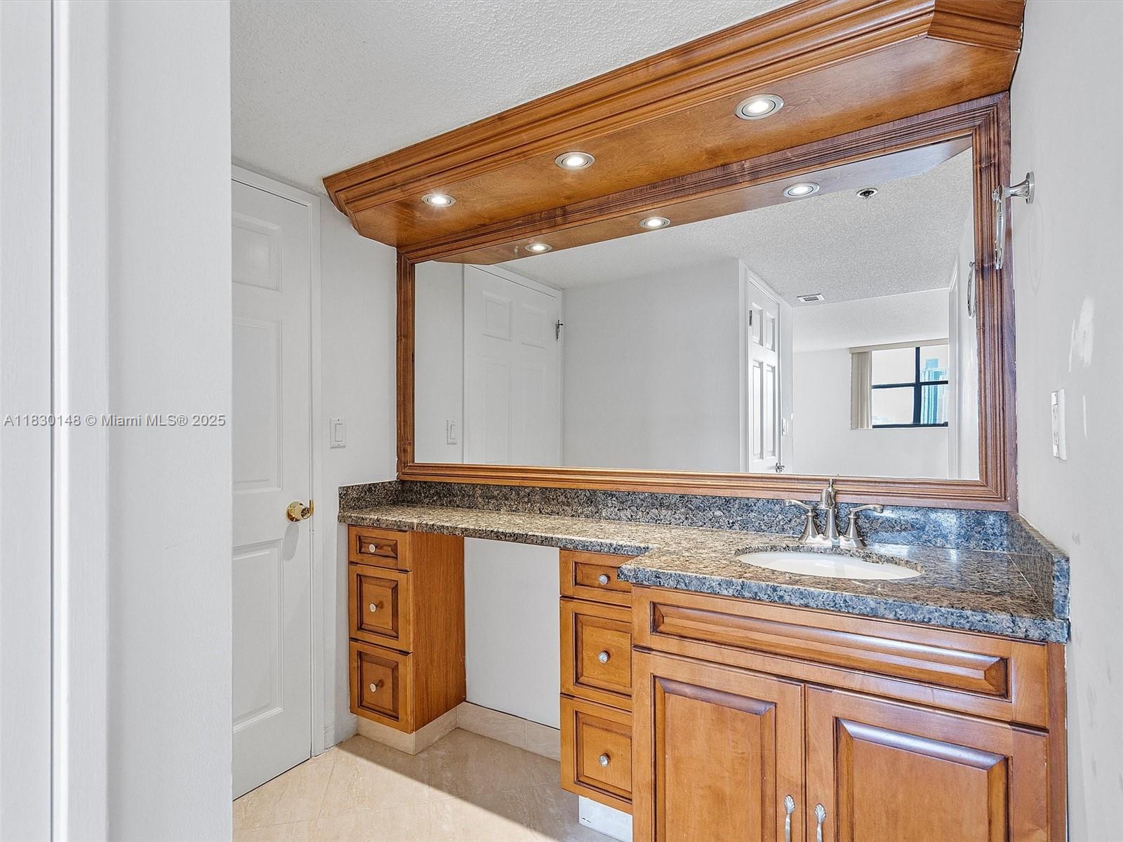 210 174th St #2005, Sunny Isles Beach, Florida image 29