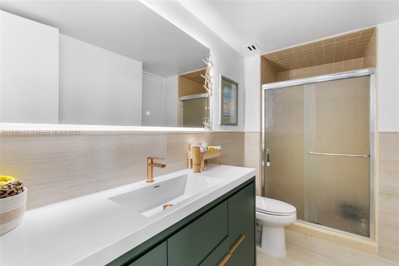 Residential, Miami Beach, Florida image 11