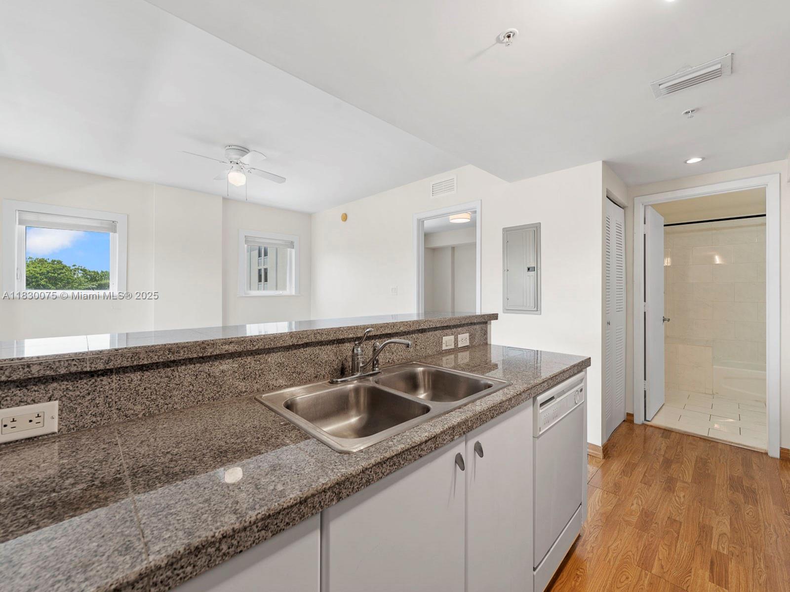 Property photo # 4