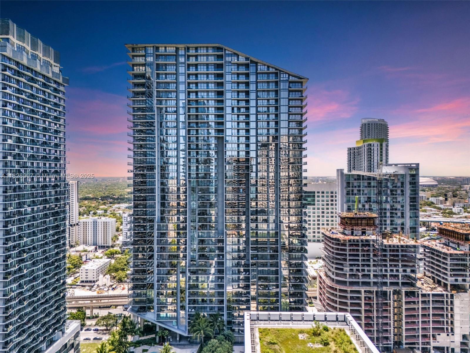 88 SW 7th St #2107, Miami, Florida image 1