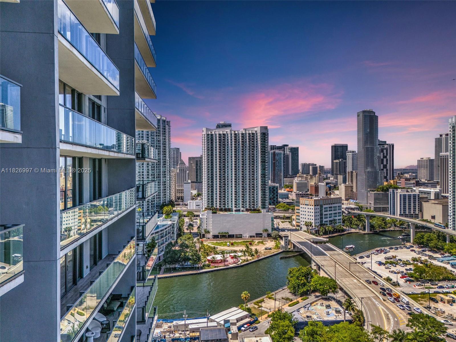 88 SW 7th St #2107, Miami, Florida image 16