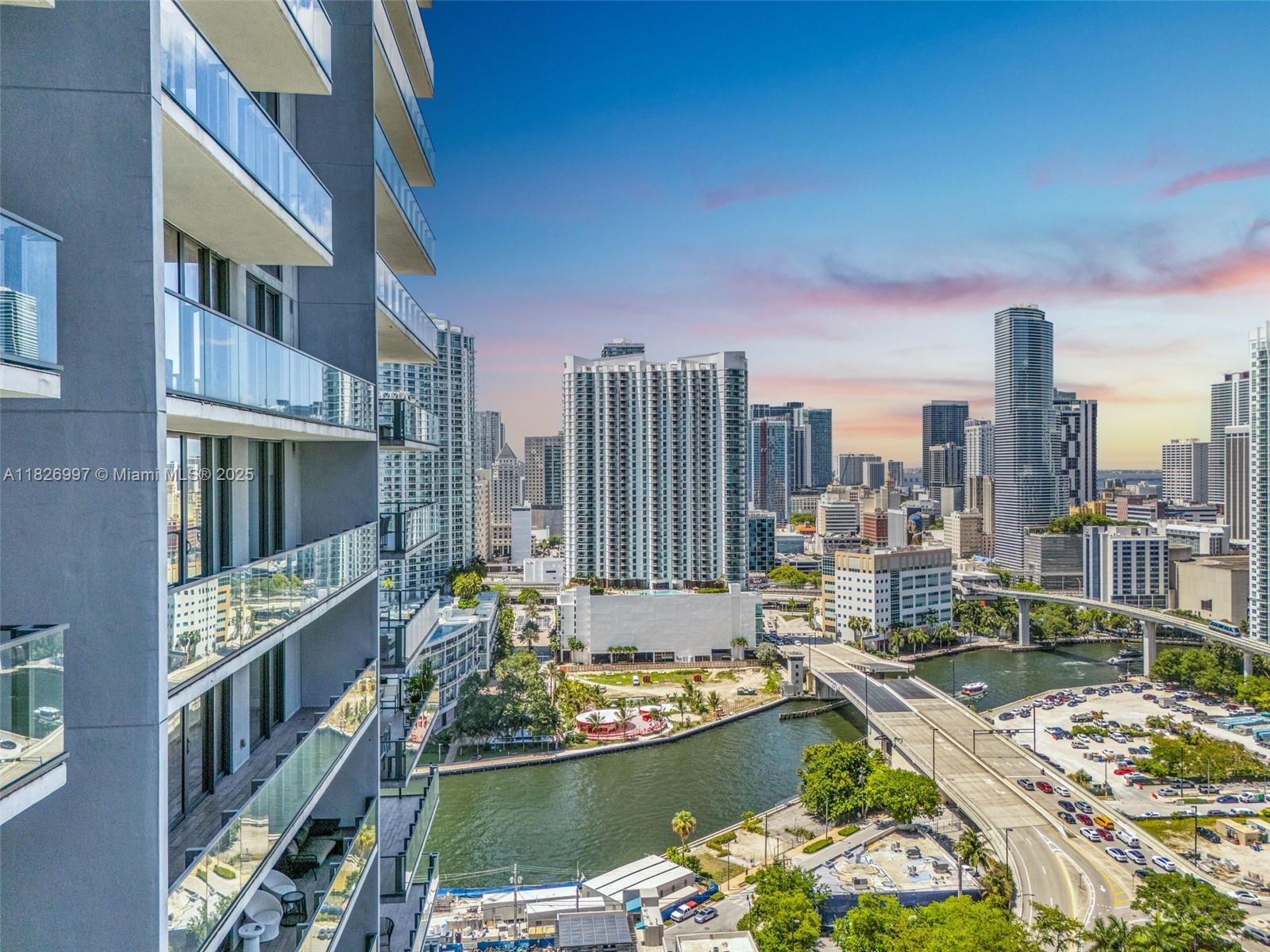88 SW 7th St #2107, Miami, Florida image 18