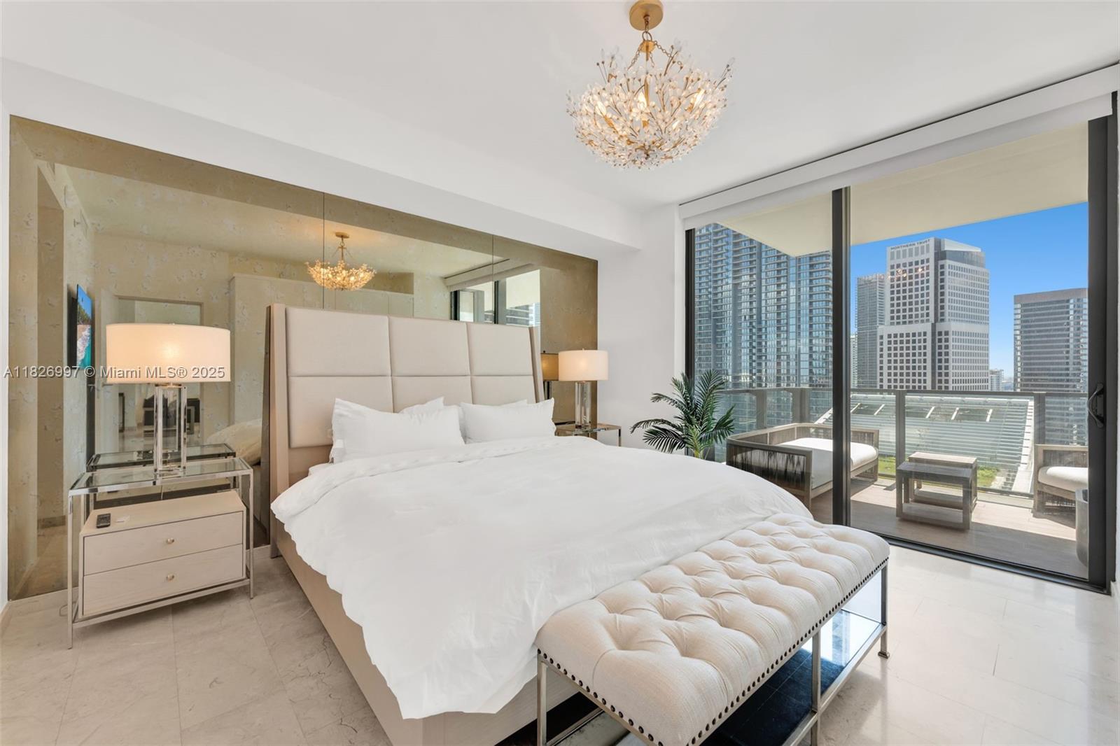 88 SW 7th St #2107, Miami, Florida image 22