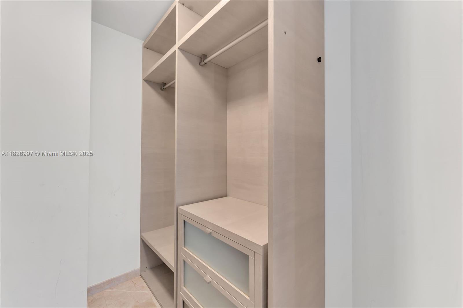 88 SW 7th St #2107, Miami, Florida image 29