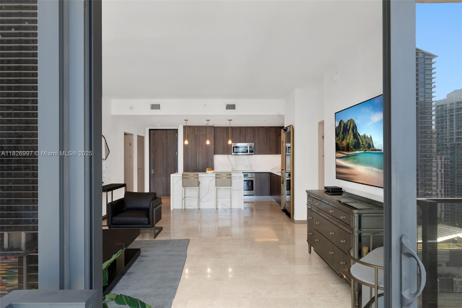 88 SW 7th St #2107, Miami, Florida image 44