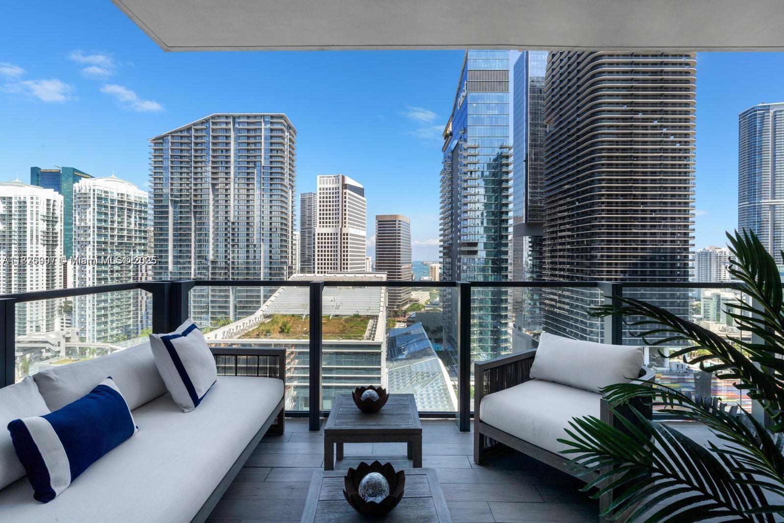 88 SW 7th St #2107, Miami, Florida image 5
