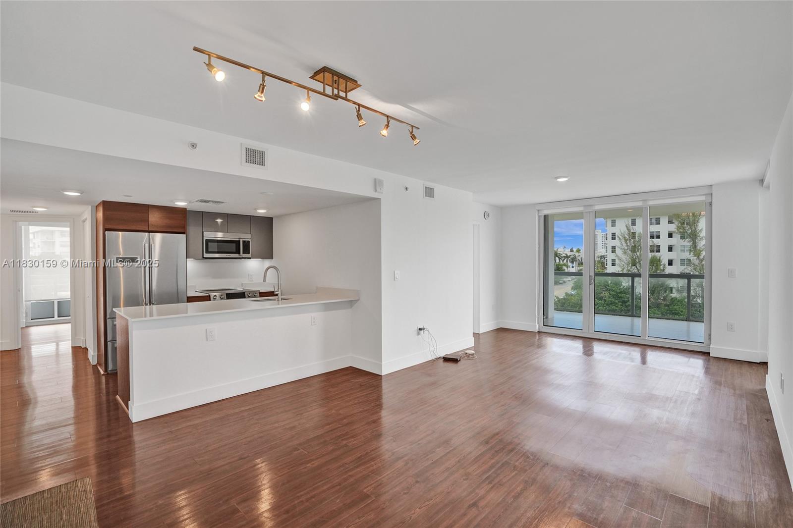 Property photo # 0