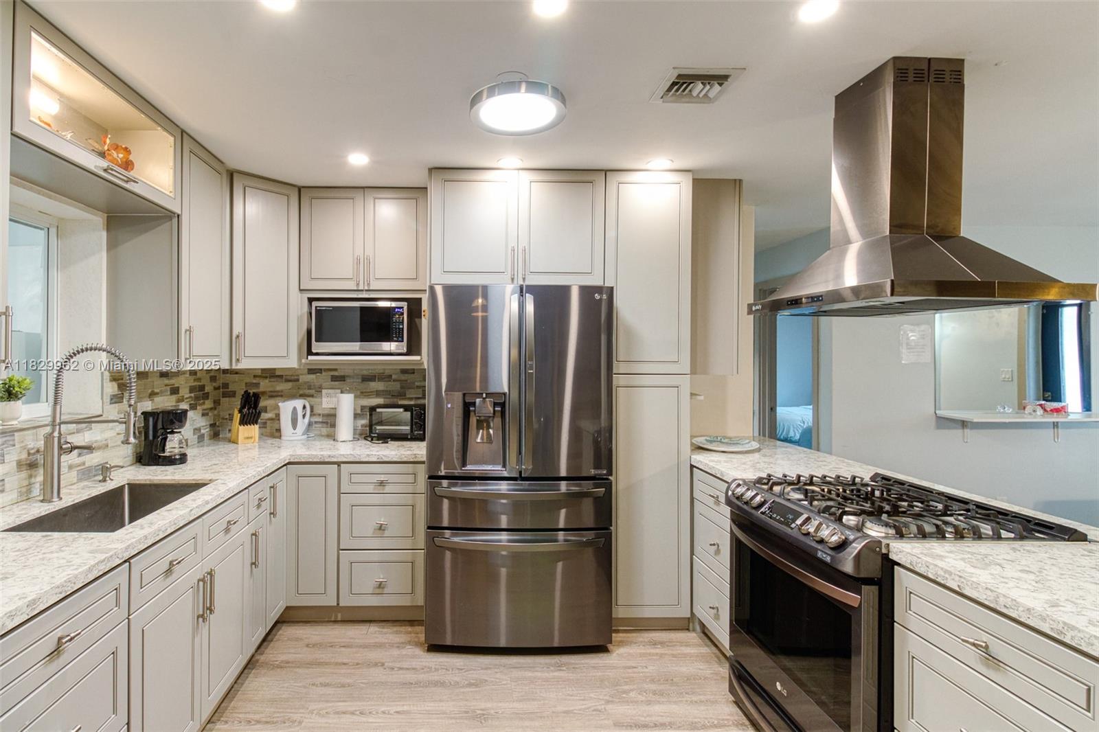 Property photo # 4