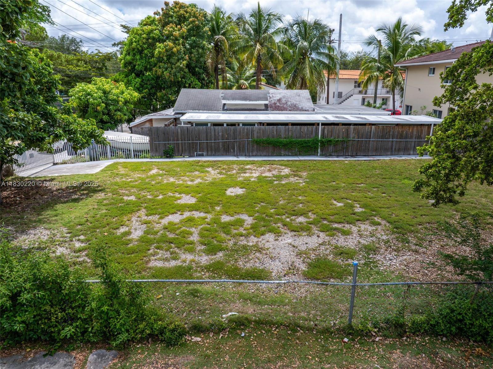 367 SW 11th St, Miami, Florida image 16